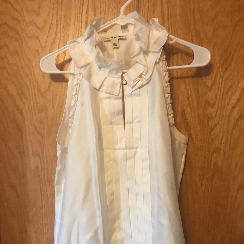 Sleeveless blouse, Banana Republic